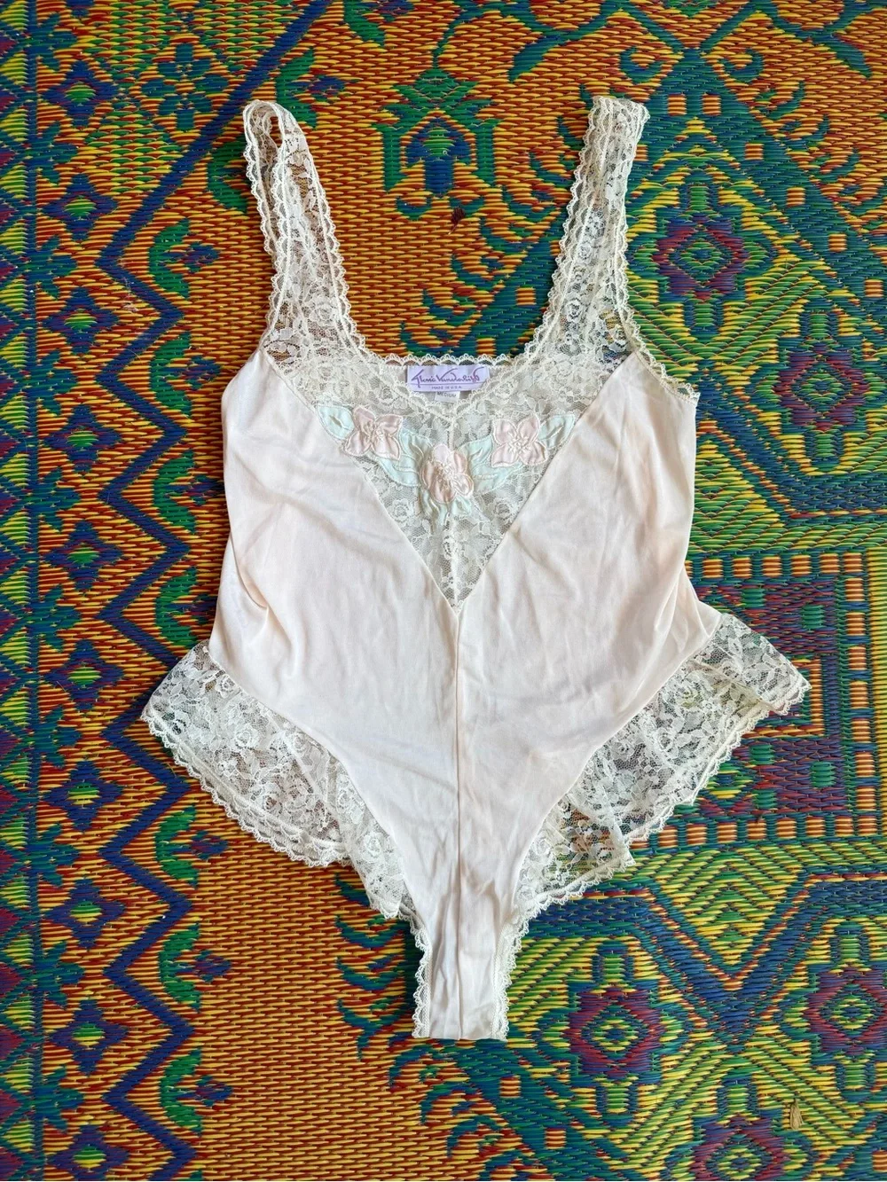 Gloria Vanderbilt Vintage Lace Trimmed Pale Pink Women's Lace-Panel Bodysuit